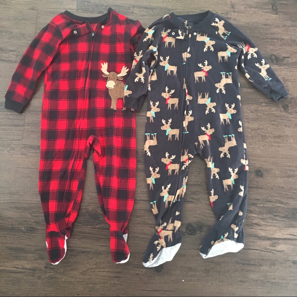 Set of two: 2T Fleece footie pajamas